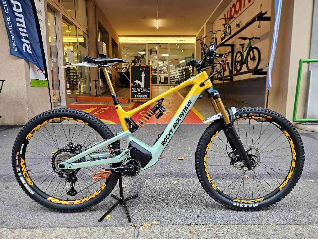 Rocky Mountain Altitude Powerplay Carbon 90 Rally Edition